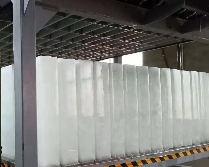 中雪直冷塊冰機的工作原理